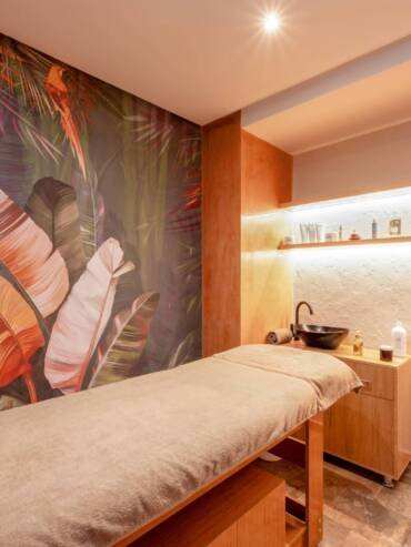 Massage service 4 1 scaled 1 Esprit Frome